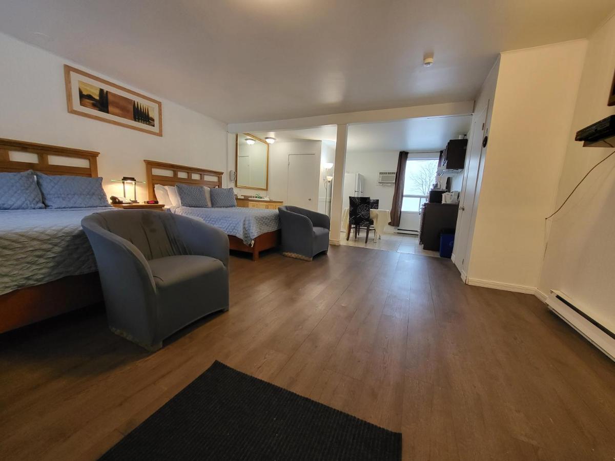 Motel Deblois Sainte-Anne-de-Beaupré Dış mekan fotoğraf
