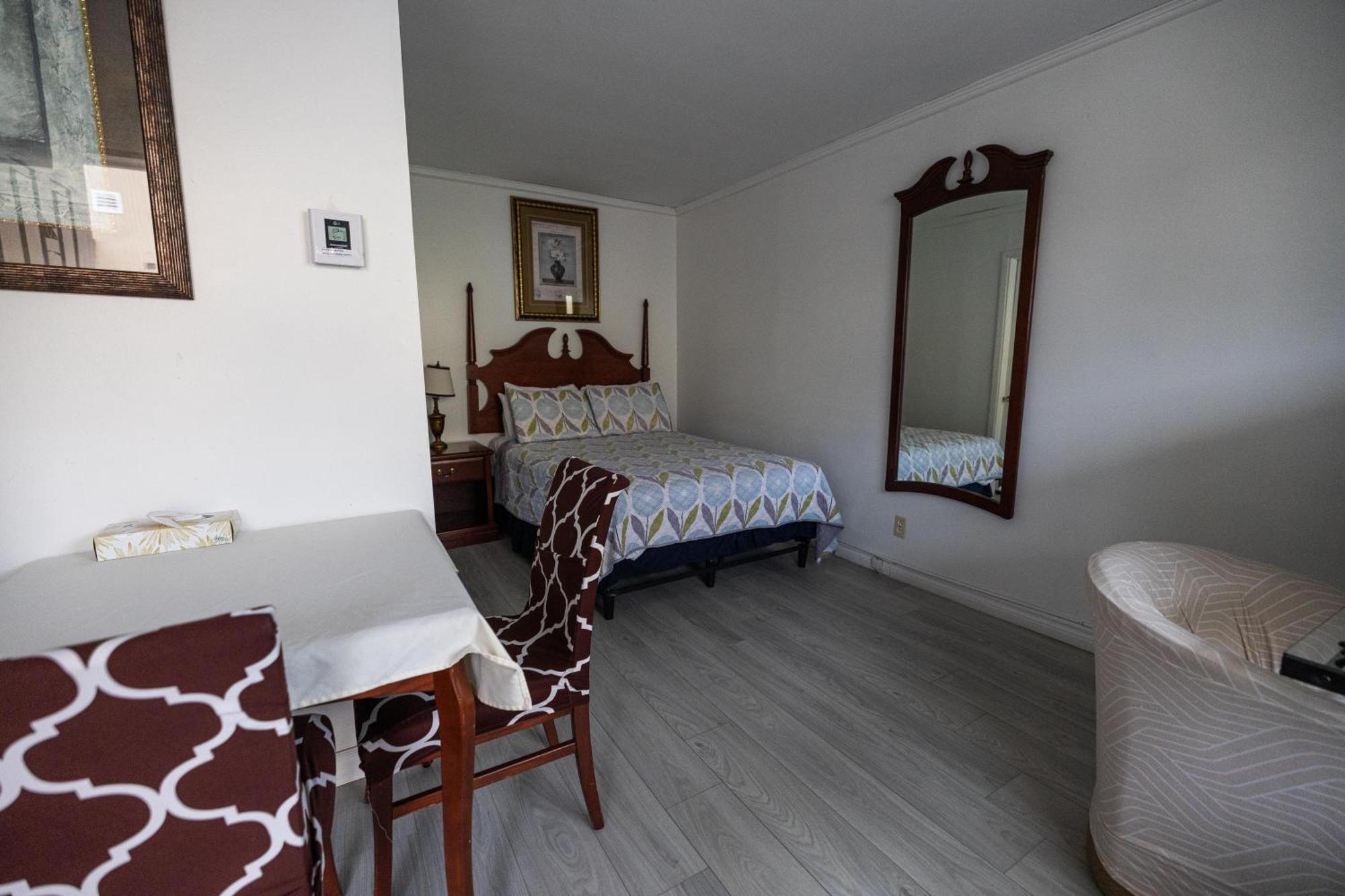 Motel Deblois Sainte-Anne-de-Beaupré Dış mekan fotoğraf