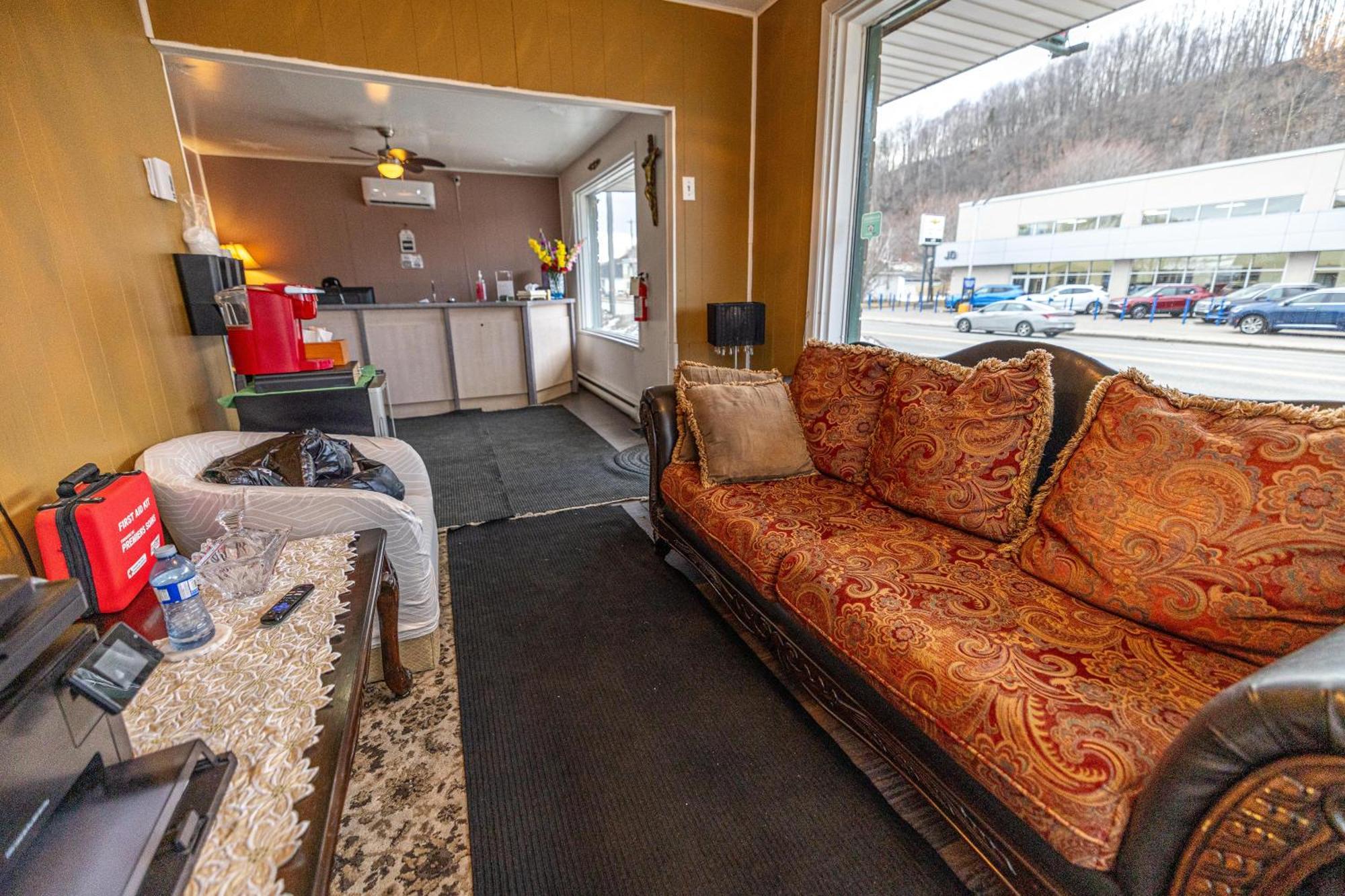 Motel Deblois Sainte-Anne-de-Beaupré Dış mekan fotoğraf