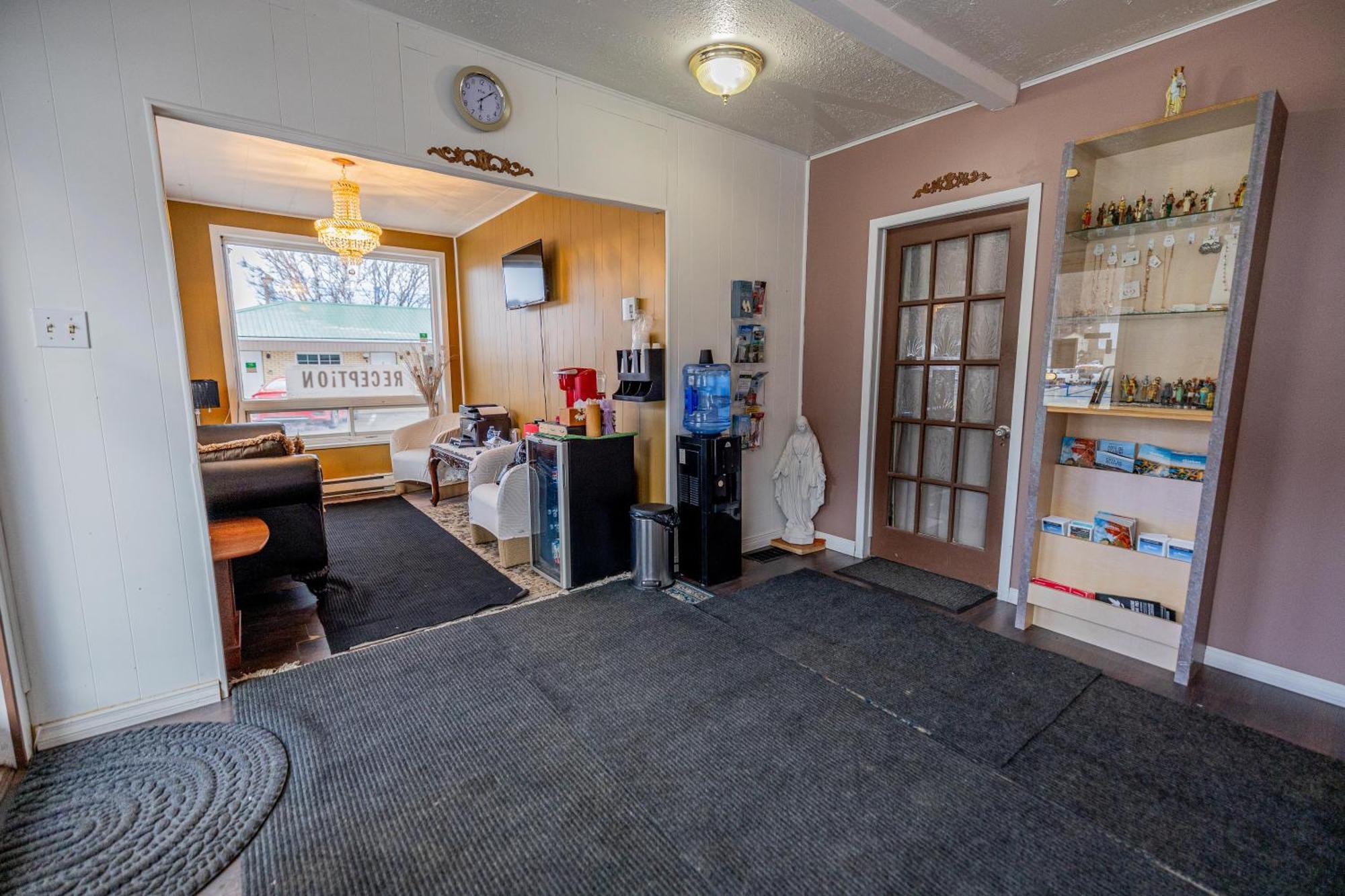 Motel Deblois Sainte-Anne-de-Beaupré Dış mekan fotoğraf