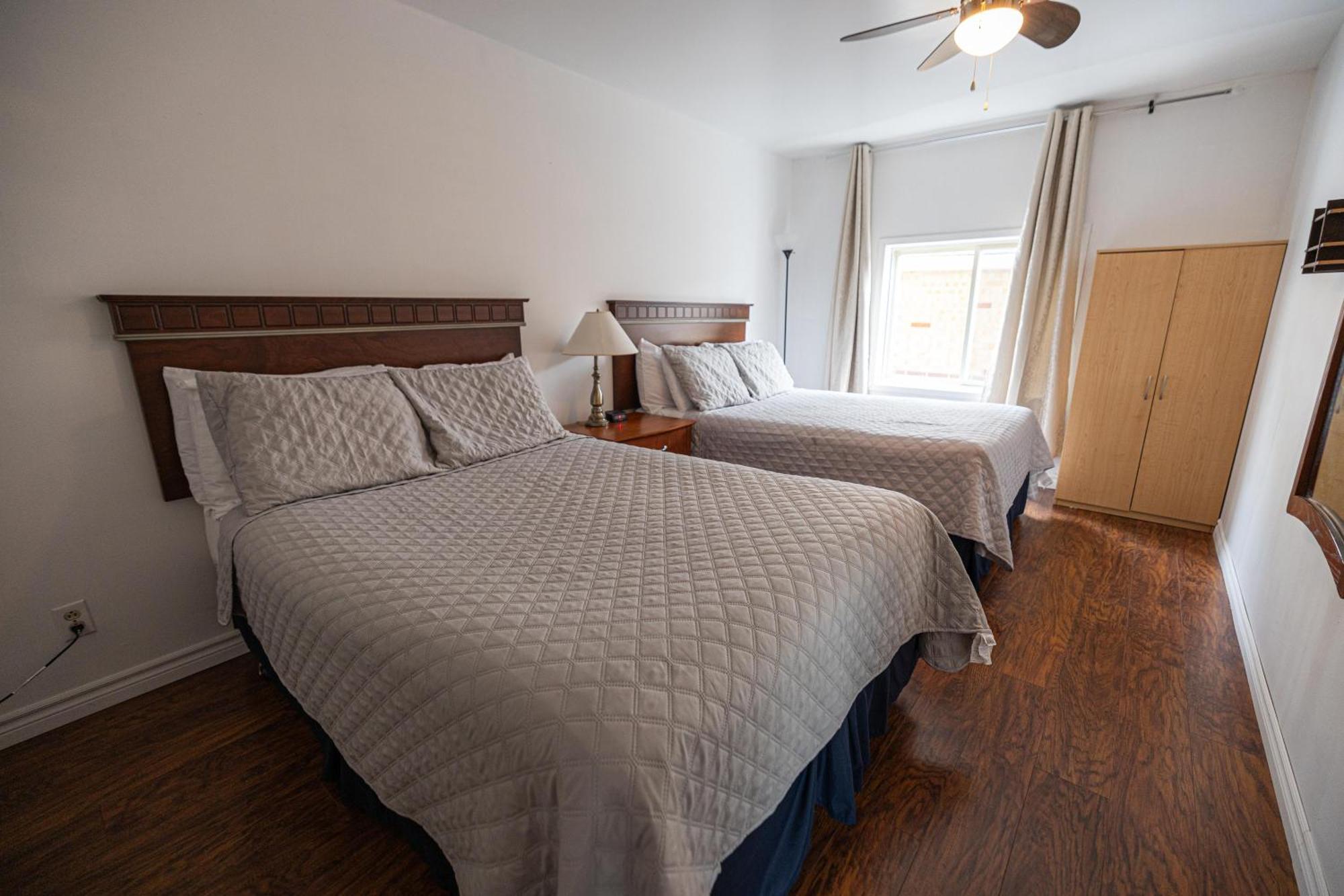 Motel Deblois Sainte-Anne-de-Beaupré Dış mekan fotoğraf