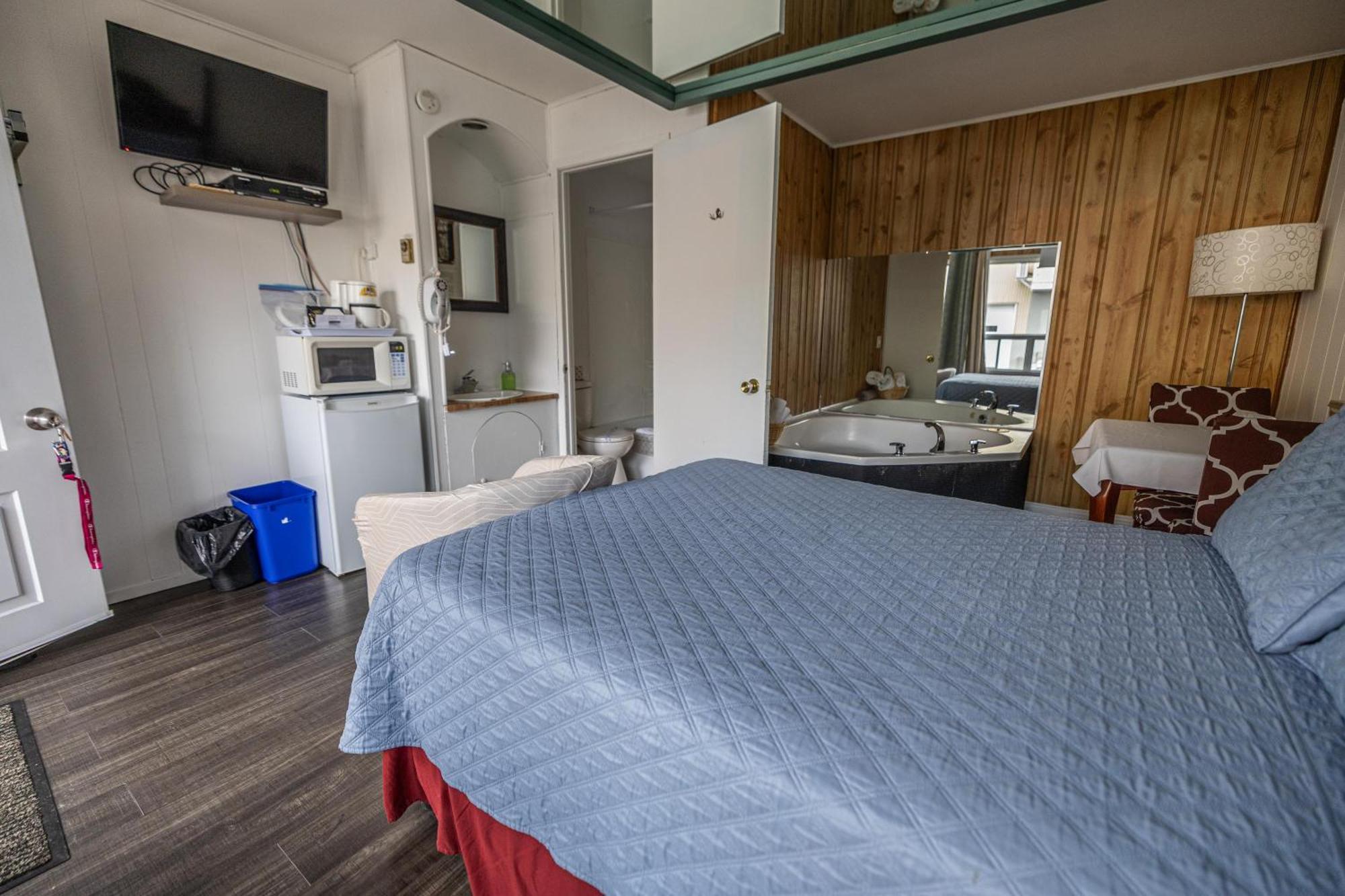 Motel Deblois Sainte-Anne-de-Beaupré Dış mekan fotoğraf