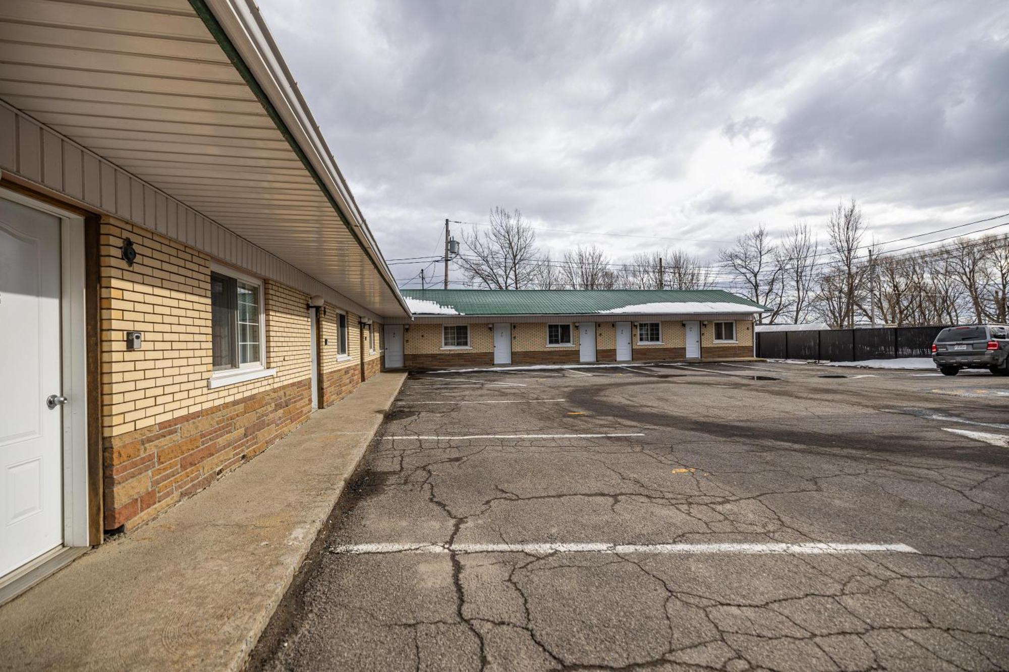 Motel Deblois Sainte-Anne-de-Beaupré Dış mekan fotoğraf