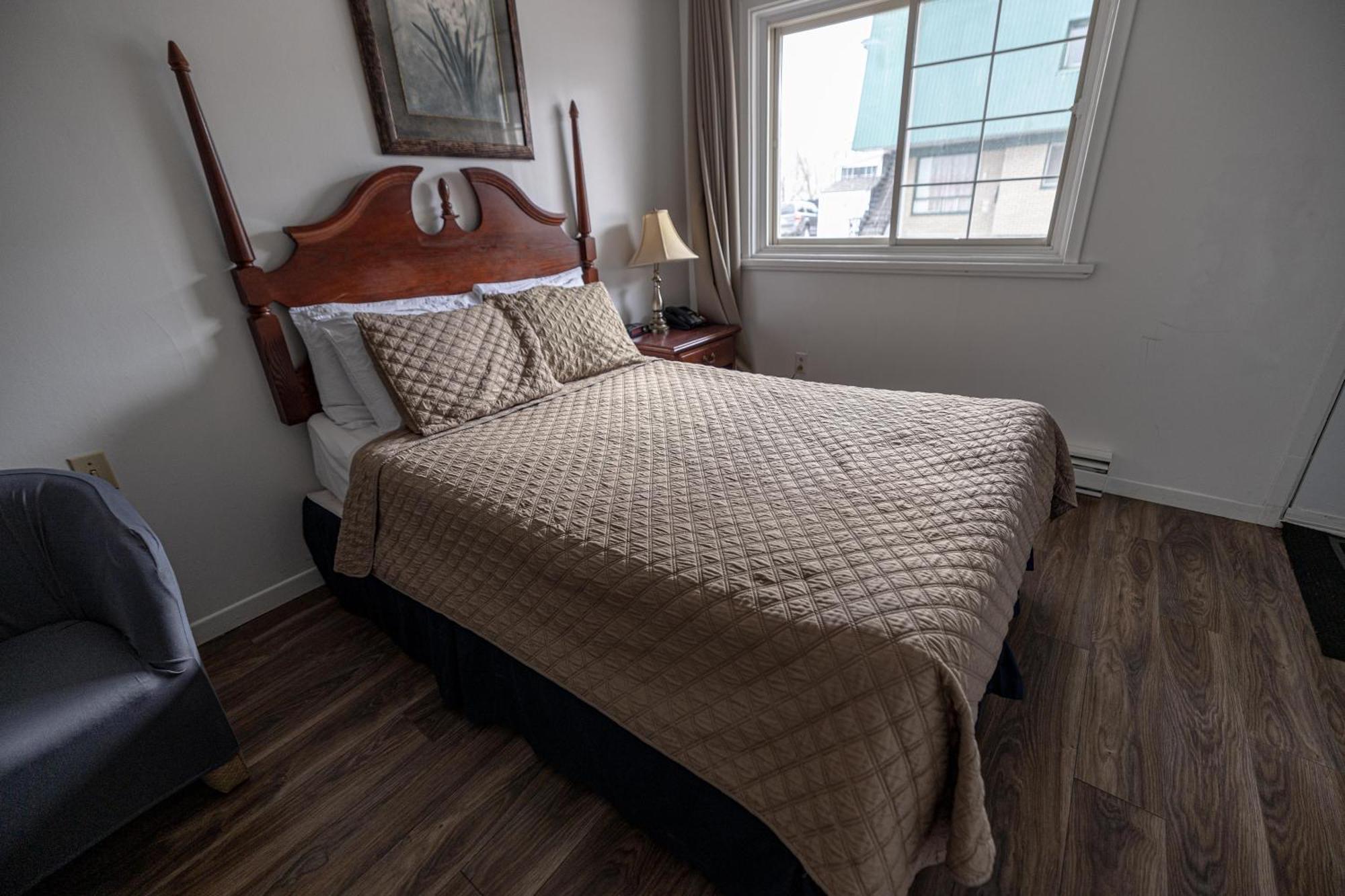 Motel Deblois Sainte-Anne-de-Beaupré Dış mekan fotoğraf