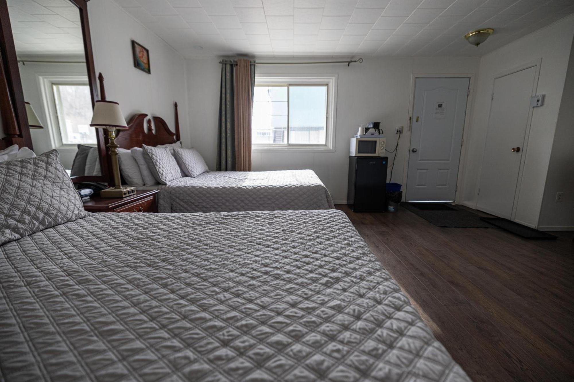 Motel Deblois Sainte-Anne-de-Beaupré Dış mekan fotoğraf