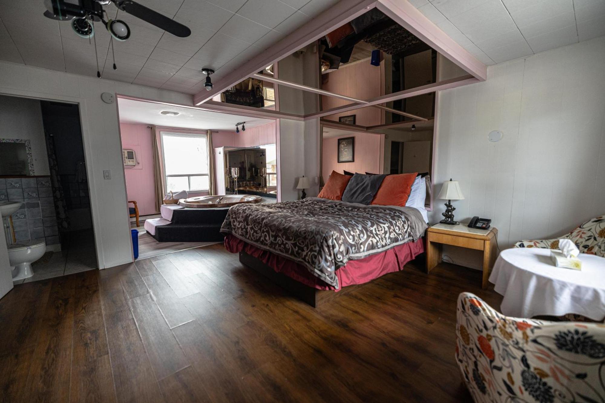 Motel Deblois Sainte-Anne-de-Beaupré Dış mekan fotoğraf